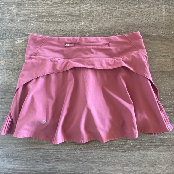 SOLD Lululemon Play Off The Pleats Skirt in Cherry Tint Size 4 - Picture 5 of 8